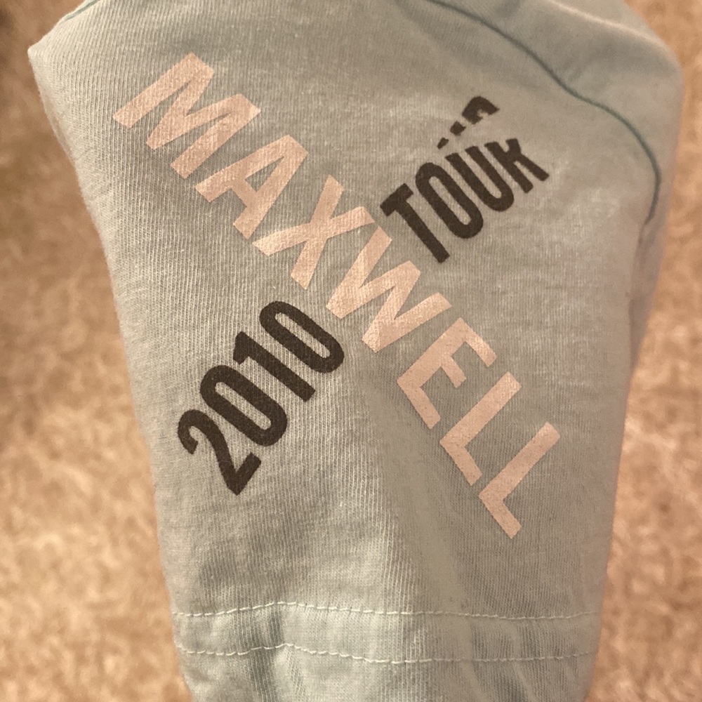 MAXWELL 🦋 - Picture 3 of 3